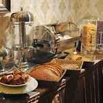 Golden Hotel 2*