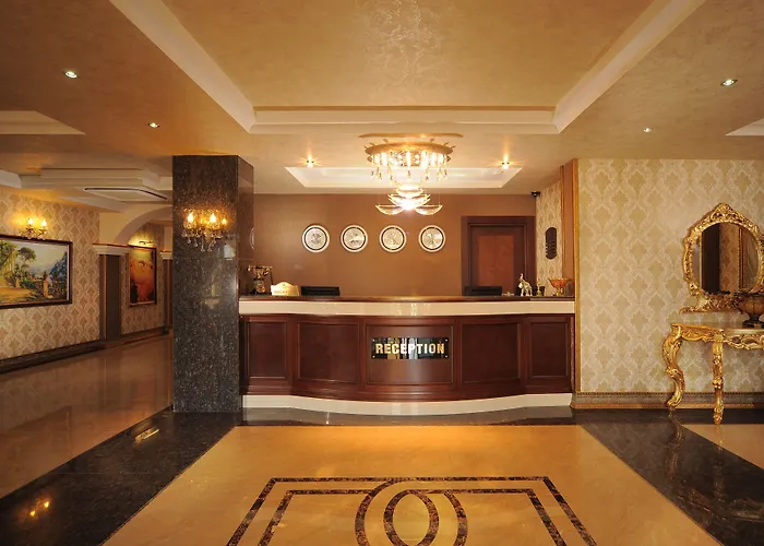 Golden Hotel 2*